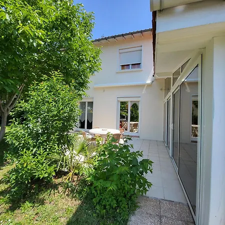 Pour Groupe Climatise, Parking, Jardin Proche Toulouse, Airbus, Meett Et Aeroport *